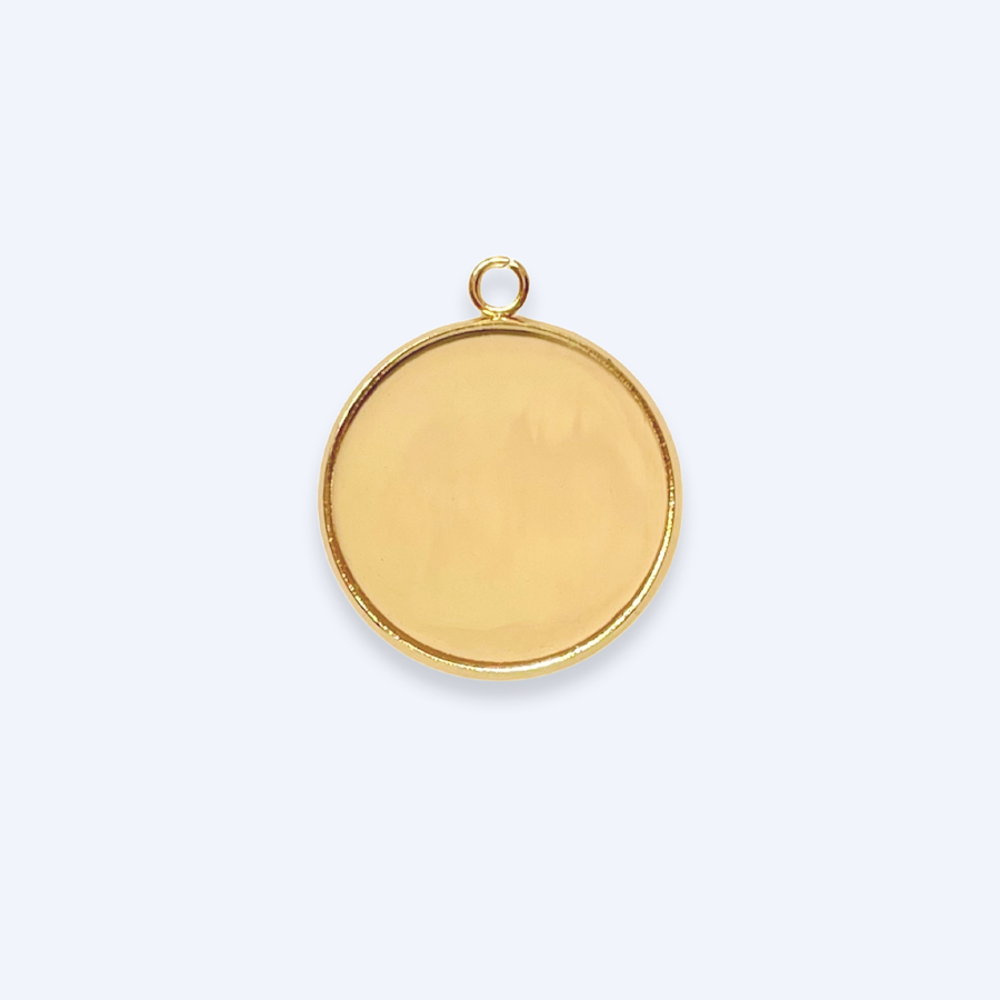 Kapussipohjat kullatusta kirurginteräksestä