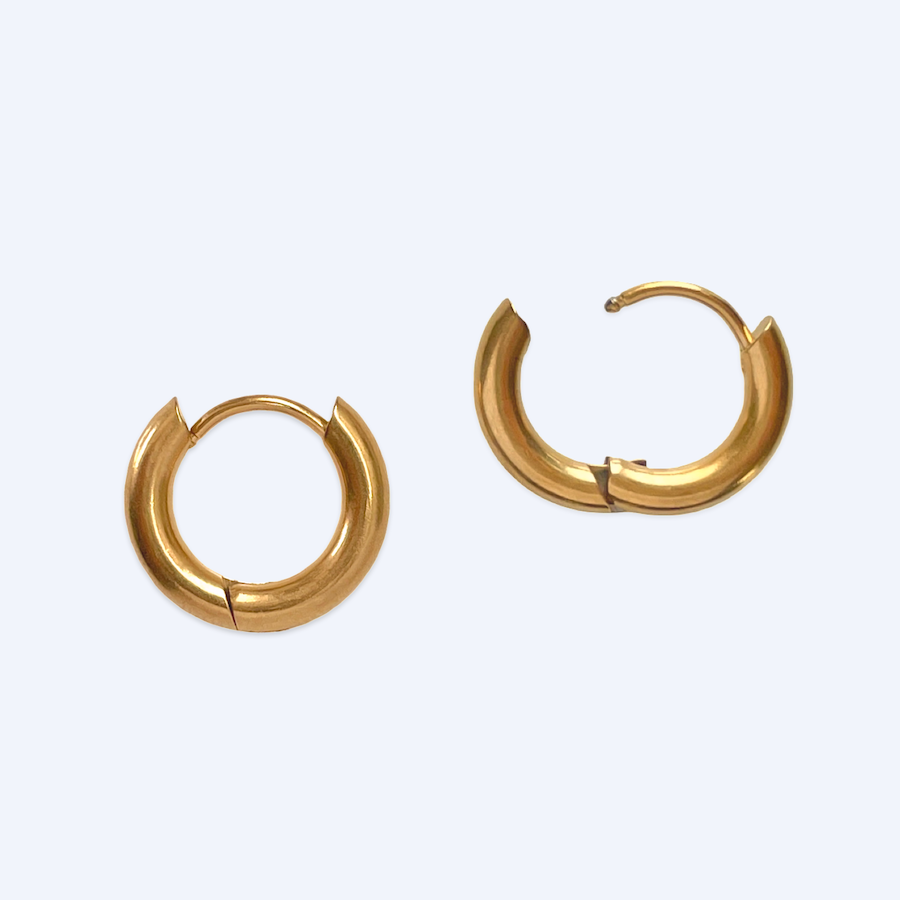 Huggie korvakorurenkaat 3 mm paksut. Kullatut korvakorurenkaat RST kirurginteräs