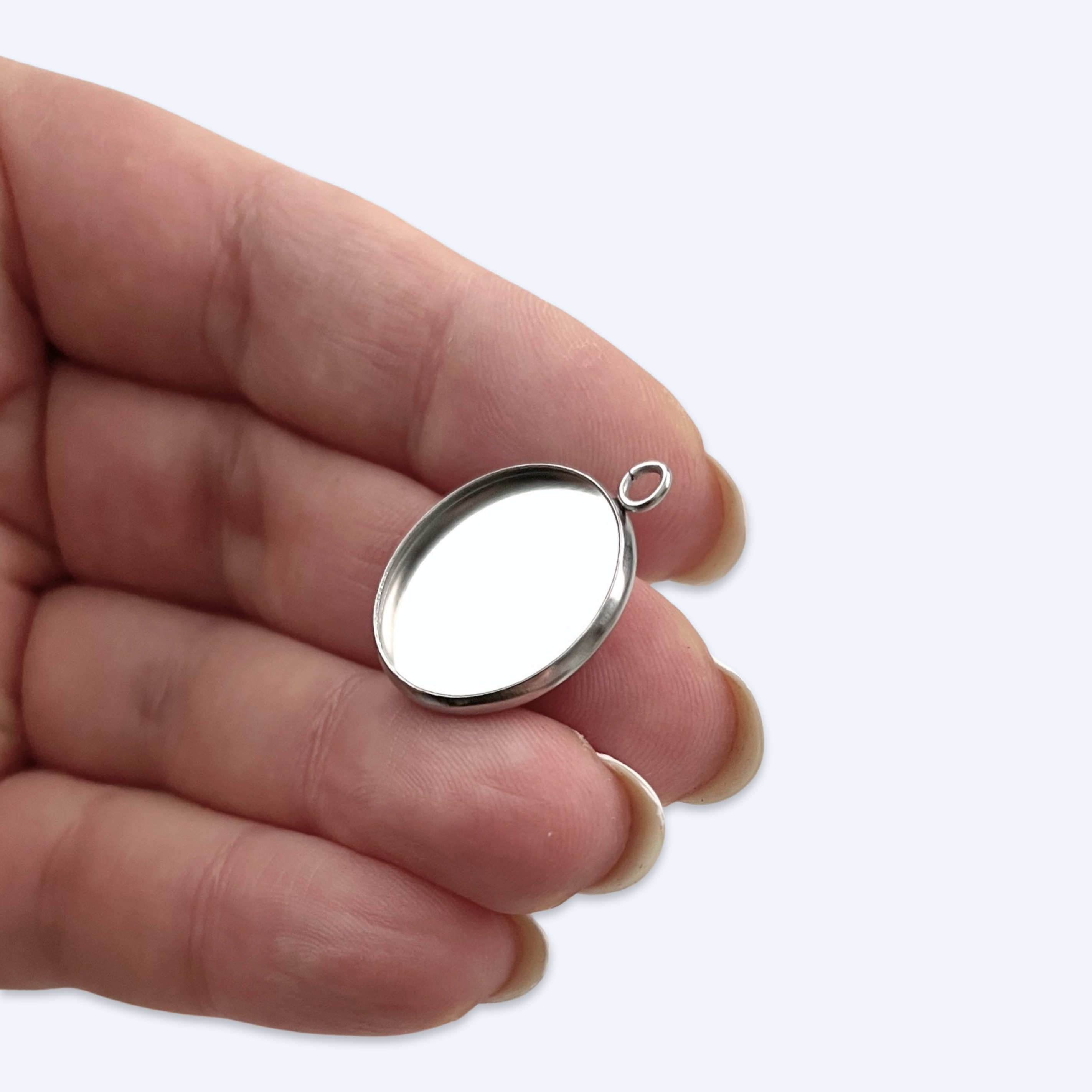 Stainless steel cabochon setting, jewelry findings. Kapussipohjat ruostumaton teräs, rst