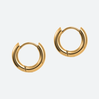 Ett par förgyllda 16 mm huggie-ringar 3 mm med tjock tråd, 18K PVD-förgylld kirurgiskt stål