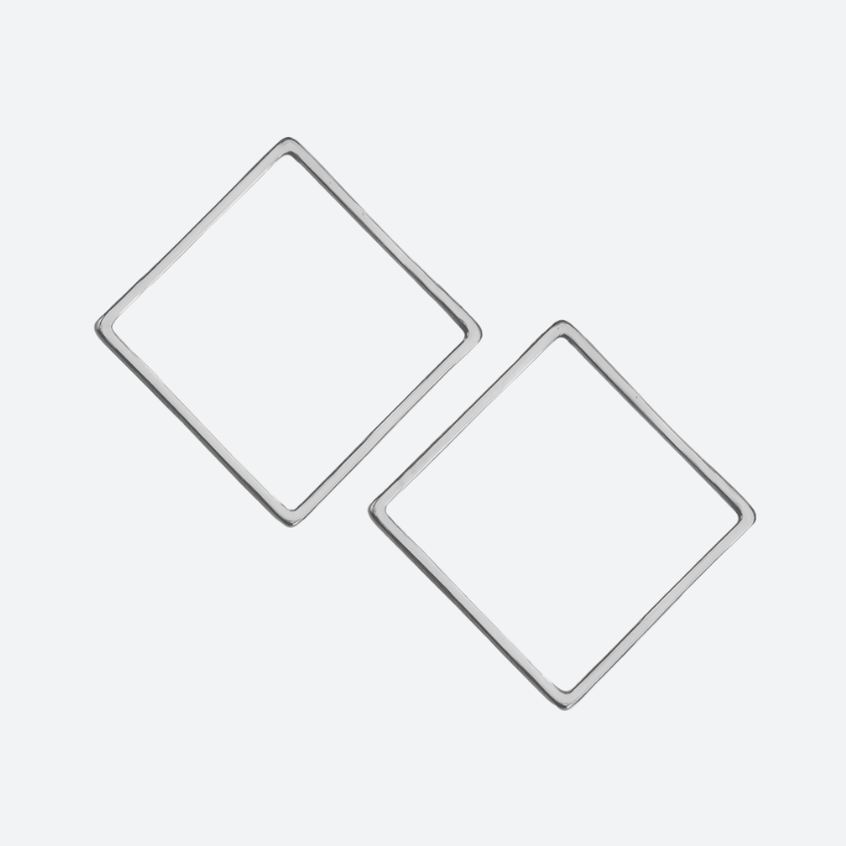 Kaksi neliönmuotoista korulinkkiä 20 x 20 mm vinosti, kehys hartsikoruihin, ruostumaton teräs