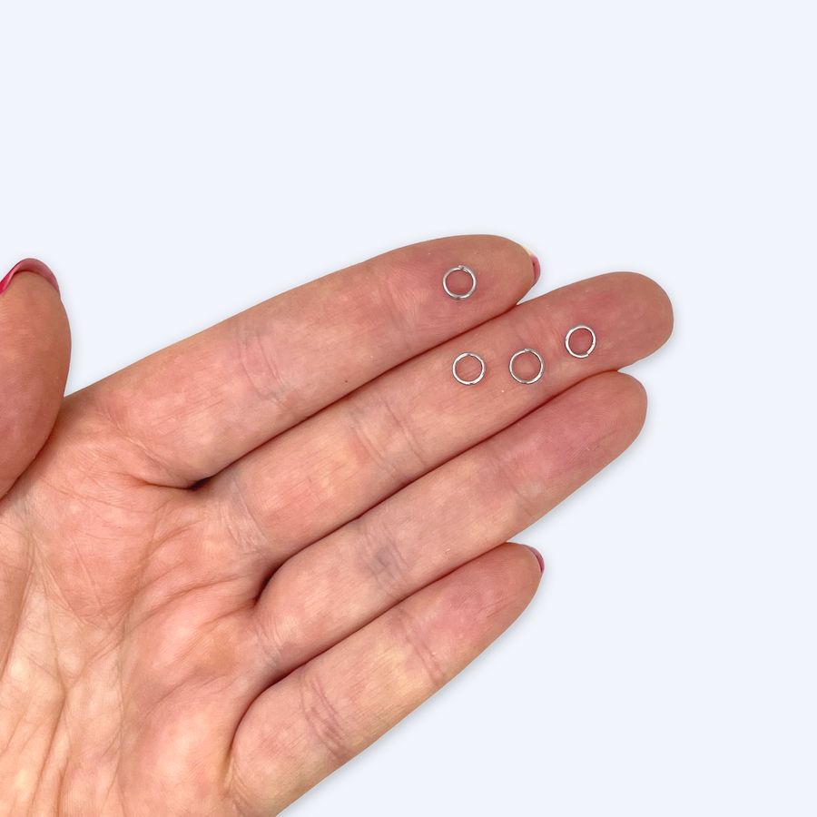 Tuplakierteiset kaksikierteiset välirenkaat korujen ja uistinten tekemiseen