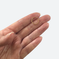 Kullattu pyöreä korulinkki lähikuvana, 16 mm 18K PVD-kullattu ruostumaton teräs