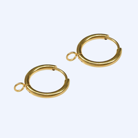 Ett par förgyllda 16 mm huggie-ringar med hängring, 18K PVD-förgylld kirurgiskt stål