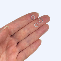 Välirenkaat koristeella. Koristeelliset renkaat korunvalmistukseen