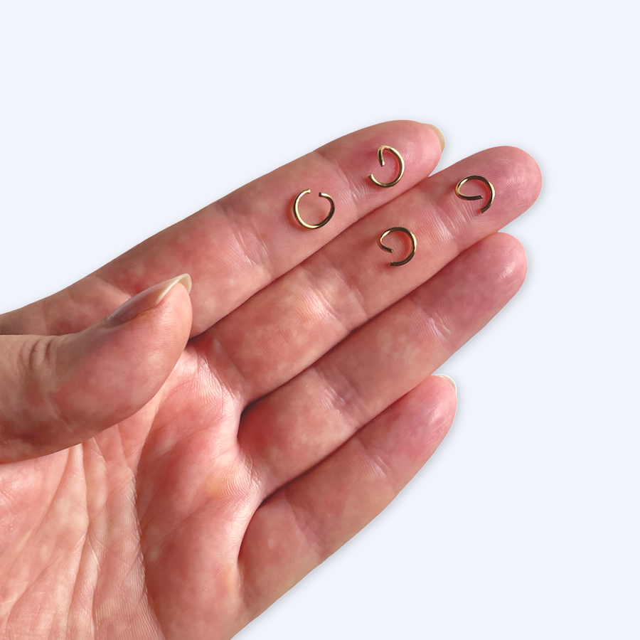 Nickelfria smyckestillbehör av kirurgiskt stål. Bindringar guld